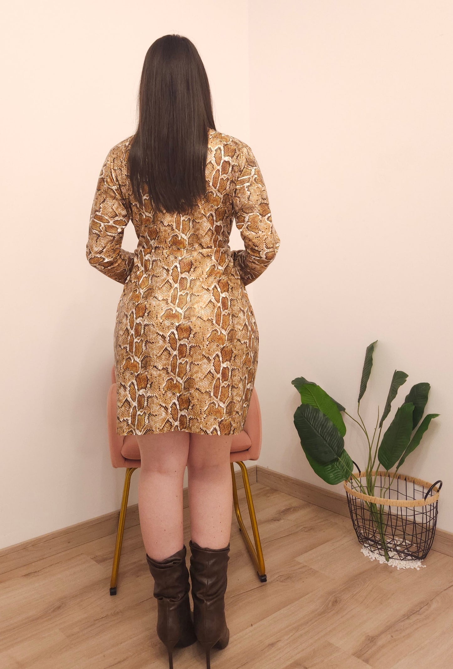 Vestito di simil pelle