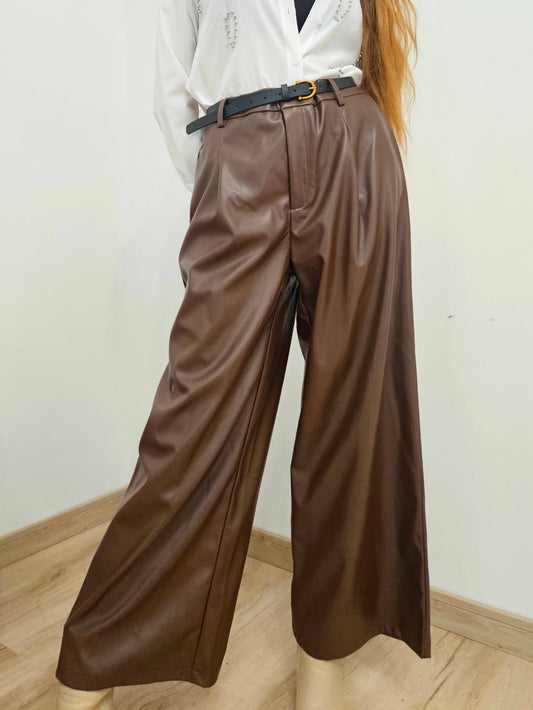 Pantaloni di simil pelle