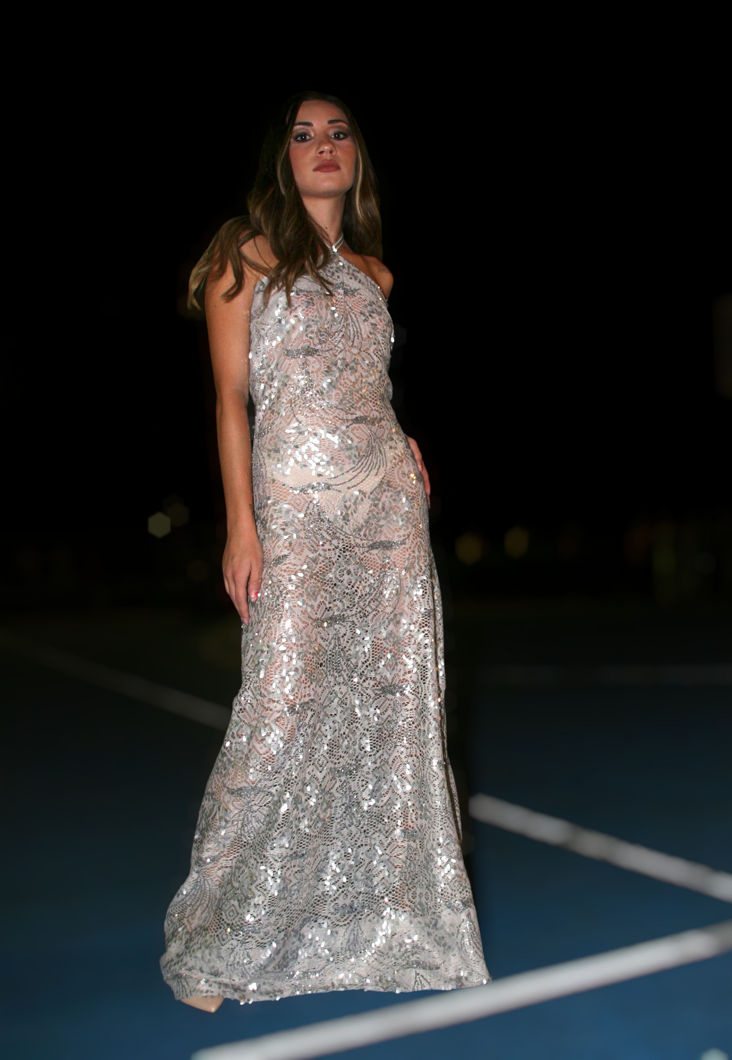 Abito di pizzo e paillettes