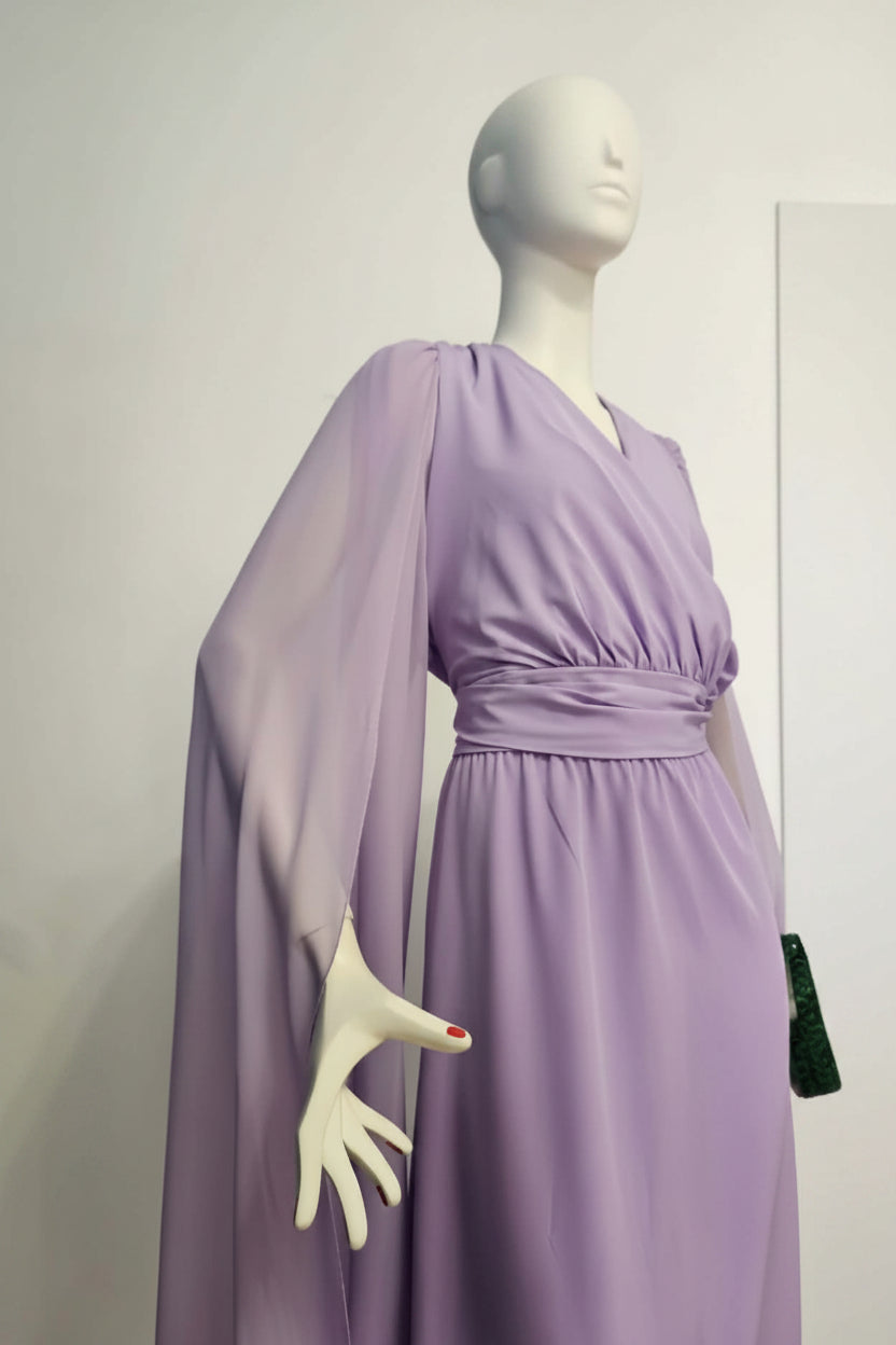 abito curvy lilla su manichino